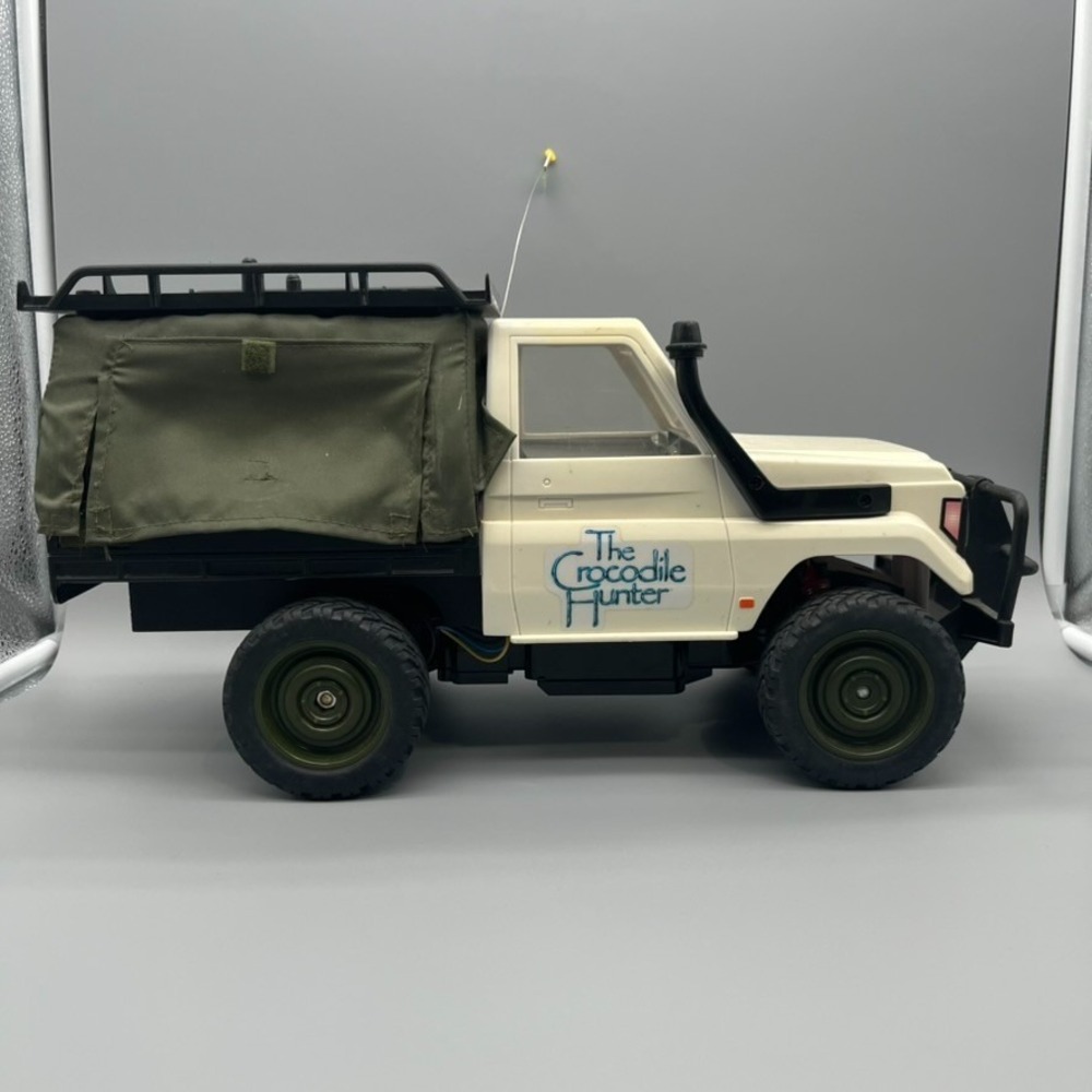 The Crocodile Hunter R/C Truck No Remote Or Figures For Parts READ